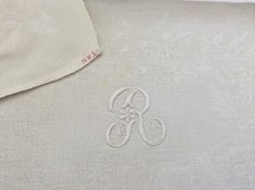 画像14: フランスアンティーク イニシャル手刺繍R ダマスク織リネンクロス (14)
