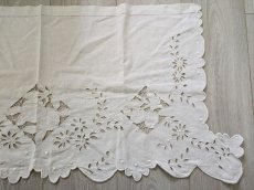 画像4: フランスアンティーク　カットワーク刺繍のクロス 112×49cm (4)