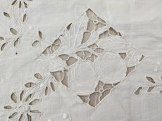画像3: フランスアンティーク　カットワーク刺繍のクロス 112×49cm (3)