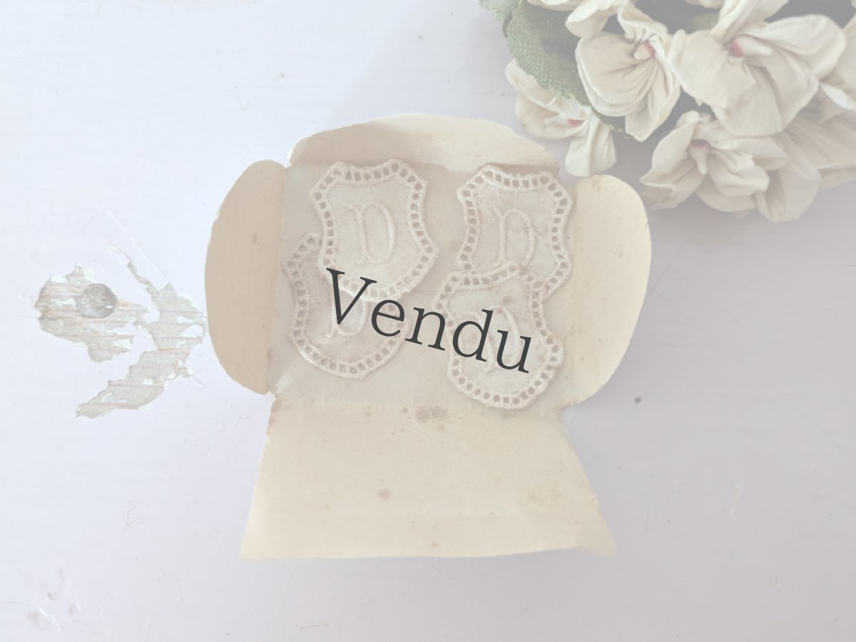 画像3: フランスアンティーク　メダイヨン イニシャル刺繍「D」4枚セット (3)