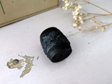 画像8: フランスアンティーク 刺繍木製スタンプ 3個セットA 24-27mm (8)