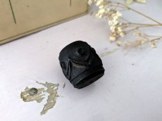 画像4: フランスアンティーク 刺繍木製スタンプ 3個セットB 24-27mm (4)