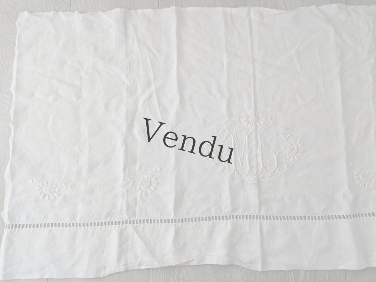 画像3: フランスアンティーク　イニシャルモノグラムML刺繍 大判はぎれ (3)