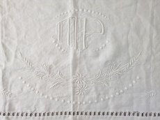 画像2: フランスアンティーク　イニシャルモノグラムMP刺繍 大判はぎれ (2)