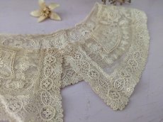 画像3: フランス 1900年前後 チュール刺繍レースの小さなつけ襟 (3)