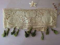 画像1: フランスアンティーク タッセル付きレース 円形状53cm (1)