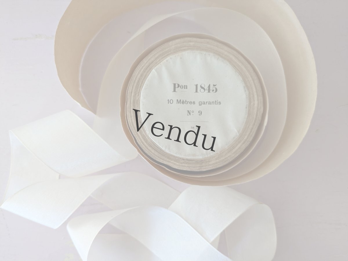 画像1: フランスアンティーク 巻きリボン Pon.1845 白 (1)