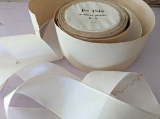 画像2: フランスアンティーク 巻きリボン Pon.1845 白 (2)