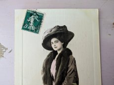 画像3: フランス 1900-1920年 Bonne Année 切手つきポストカード 女性とヤドリギ (3)