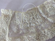 画像7: フランス 1900年前後 チュール刺繍レースの小さなつけ襟 (7)