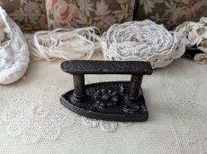 画像6: フランスアンティーク　アイアン製プチアイロン (6)