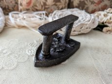 画像5: フランスアンティーク　アイアン製プチアイロン (5)