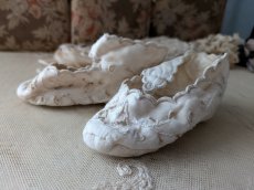画像4: フランス 1900年前後 カットワーク刺繍 べべのパントゥーフル（室内履き） (4)