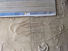 画像1: フランスアンティーク 極細レースブレード100cm〜 (1)