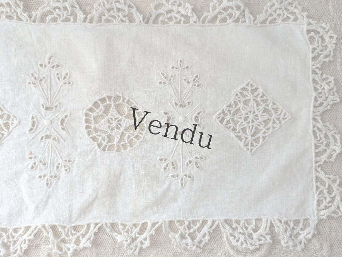 画像3: フランスヴィンテージ　カットワーク刺繍のプチクロス 17.5×29.5cm (3)