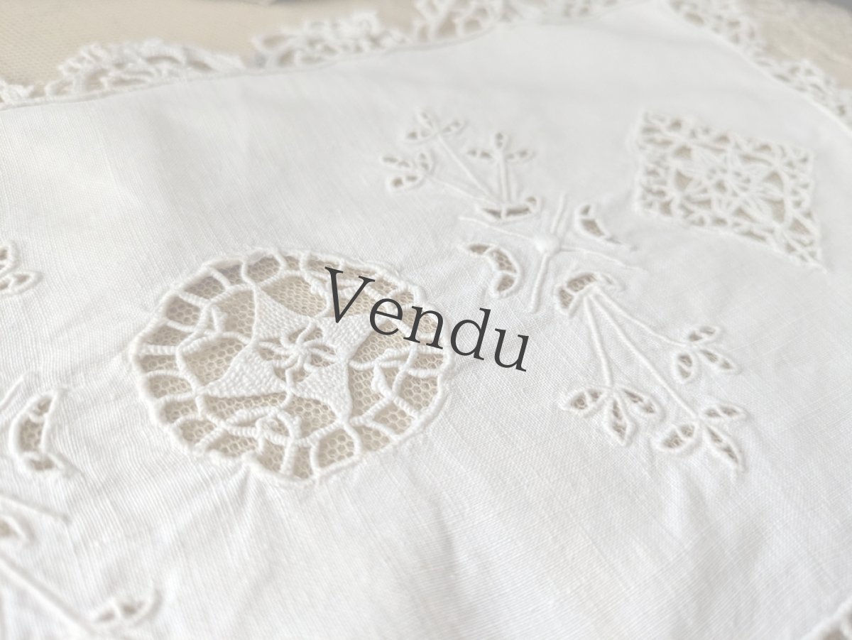 画像5: フランスヴィンテージ　カットワーク刺繍のプチクロス 17.5×29.5cm (5)