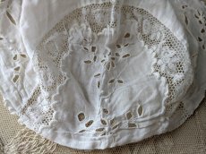 画像7: フランス 1900年前後 カットワーク刺繍の小さなボネ (7)