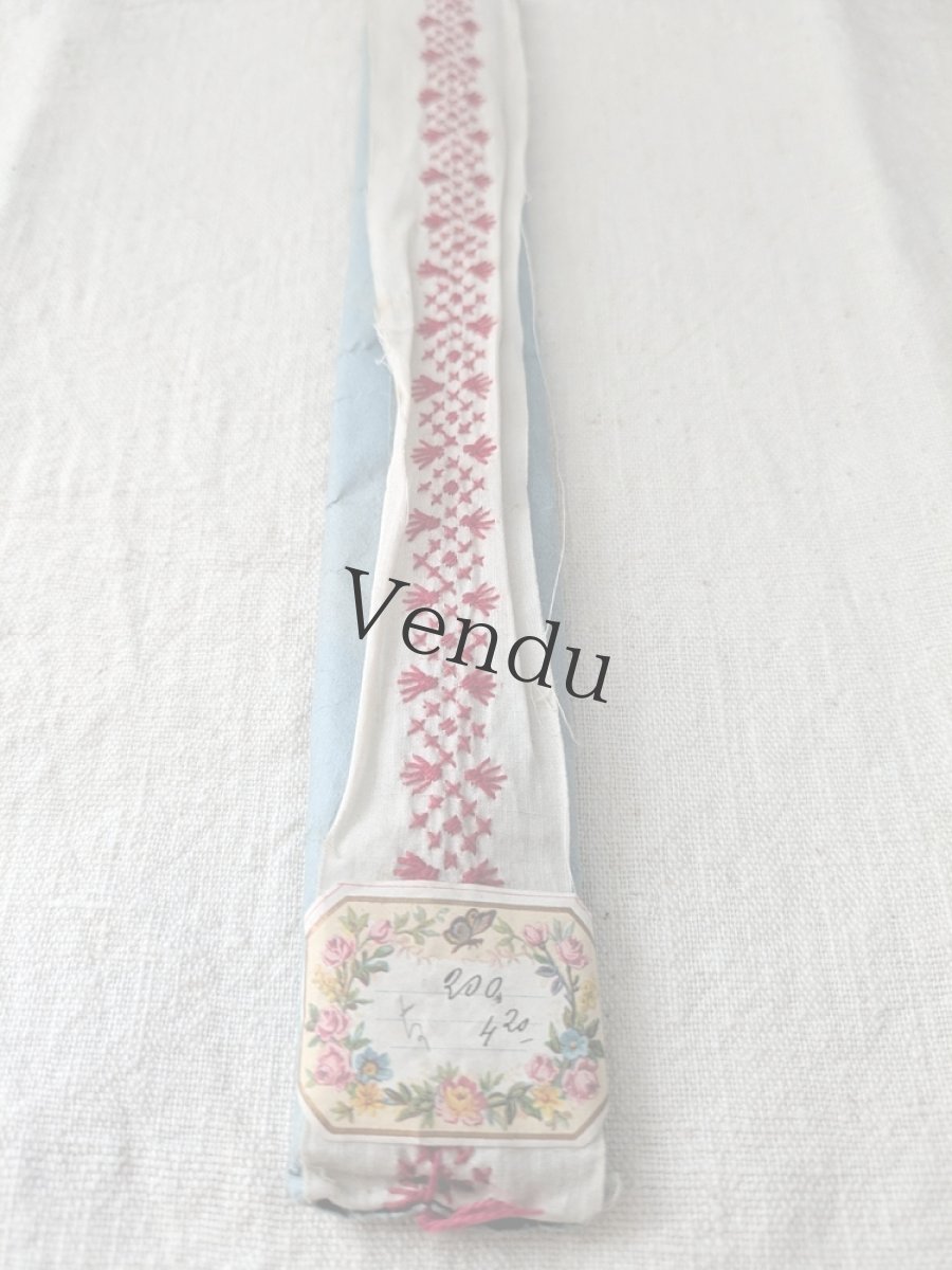 画像3: フランスヴィンテージ ラベルつき刺繍リボン 未使用 (3)