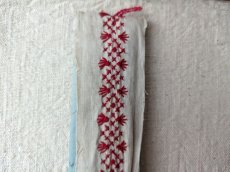 画像2: フランスヴィンテージ ラベルつき刺繍リボン 未使用 (2)