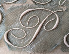 画像4: フランスヴィンテージ　刺繍イニシャルシート "M + P" 5点セット (4)