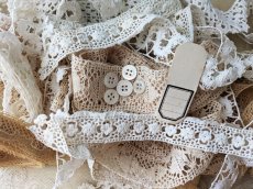 画像6: フランス蚤の市 レース6種セット+貝ボタン＋タグつき (6)