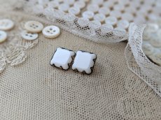 画像2: フランスヴィンテージ 白い陶器ボタン 2個セット 13mm (2)