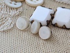 画像5: フランスアンティーク 小さな貝ボタン 3個セット 7mm (5)