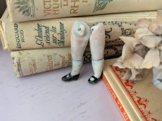 画像6: ドイツアンティーク ドールパーツ 足ペア ビスク 5cm (6)