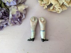 画像4: ドイツアンティーク ドールパーツ 足ペア ビスク 5cm (4)