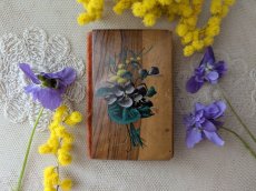 画像1: フランスアンティーク ニードルケース すみれとミモザのモシュリンヌ (1)