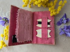 画像5: フランスアンティーク ニードルケース すみれとミモザのモシュリンヌ (5)