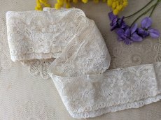 画像1: フランスアンティーク　花柄 円形レース 73cm（146cm） (1)