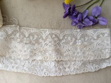画像2: フランスアンティーク　花柄 円形レース 73cm（146cm） (2)