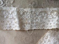 画像8: フランスアンティーク　花柄 円形レース 73cm（146cm） (8)
