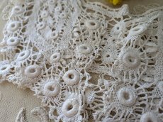 画像2: ベルギーアンティーク ロザリンペルレのつけ襟 (2)