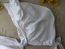 画像2: フランスアンティーク コットンローン地のボネ  (2)