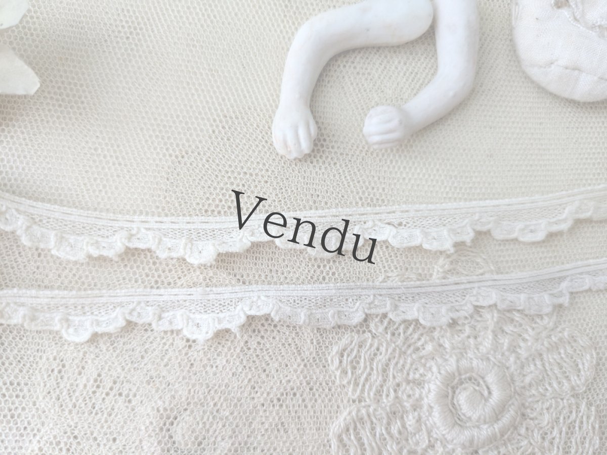 画像2: フランスアンティーク　スカラップレース 2本セット 47cm, 54cm (2)