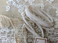 画像7: フランスアンティーク レース4種セット+メタルボタン＋タグつき (7)