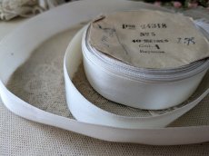 画像2: フランスアンティーク 巻きリボン Pon.24318 白 (2)