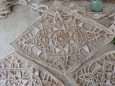 画像4: フランスアンティーク レースモチーフセット《ひし形7枚》 (4)