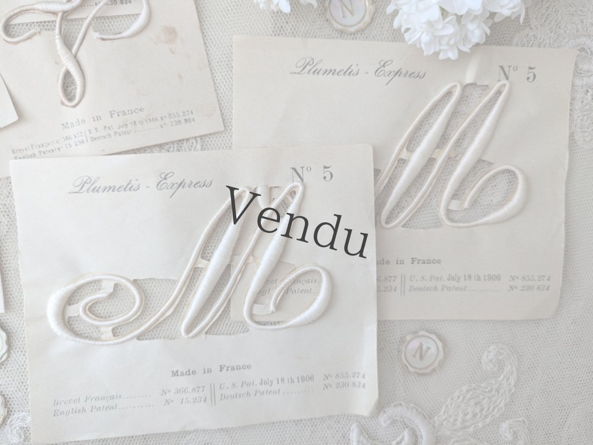 画像3: フランスアンティーク　Plumetis-Express 刺繍イニシャルシート "M" No.5 (3)