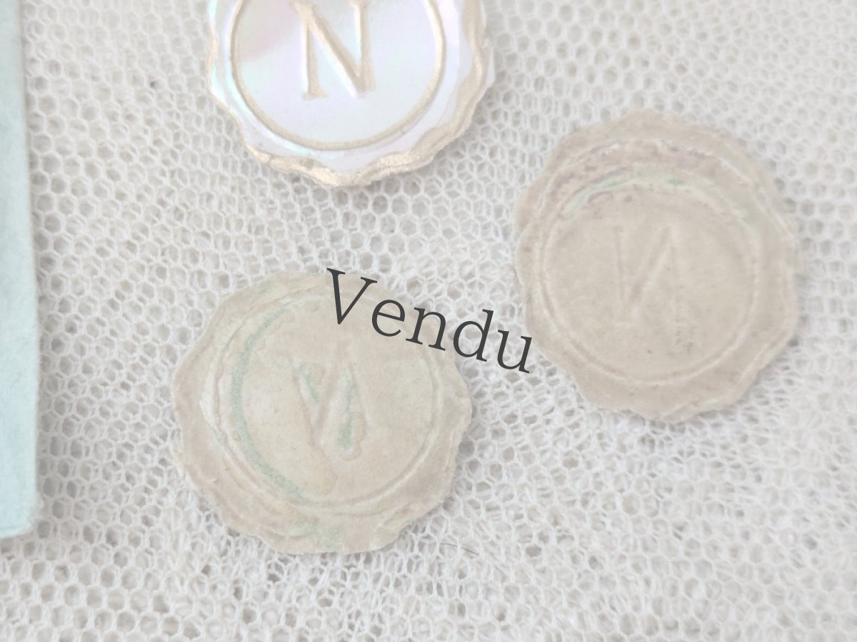 画像4: フランス 1900年前後 シーリングワックス風イニシャル「N」シールセット 15枚 (4)