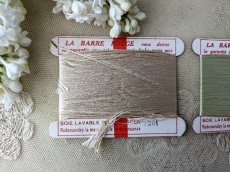 画像2: フランス 1920-1950年 刺繍用シルク糸巻き 2色セット ベージュ+黄緑 LA BARRE ROUGE (2)