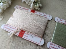 画像4: フランス 1920-1950年 刺繍用シルク糸巻き 2色セット ベージュ+黄緑 LA BARRE ROUGE (4)