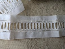 画像2: フランスアンティーク リボン通し穴のあるレース 65cm＋82cm (2)