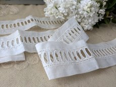 画像3: フランスアンティーク リボン通し穴のあるレース 65cm＋82cm (3)