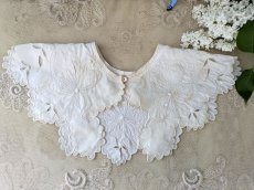 画像1: フランスアンティーク カットワーク刺繍のつけ襟 リボンガーランド (1)