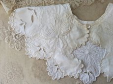 画像2: フランスアンティーク カットワーク刺繍のつけ襟 リボンガーランド (2)