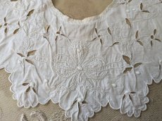 画像6: フランスアンティーク カットワーク刺繍のつけ襟 リボンガーランド (6)