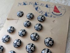 画像4: フランスヴィンテージ　ハンドペイントウッドボタンシート ばら 13mm (4)